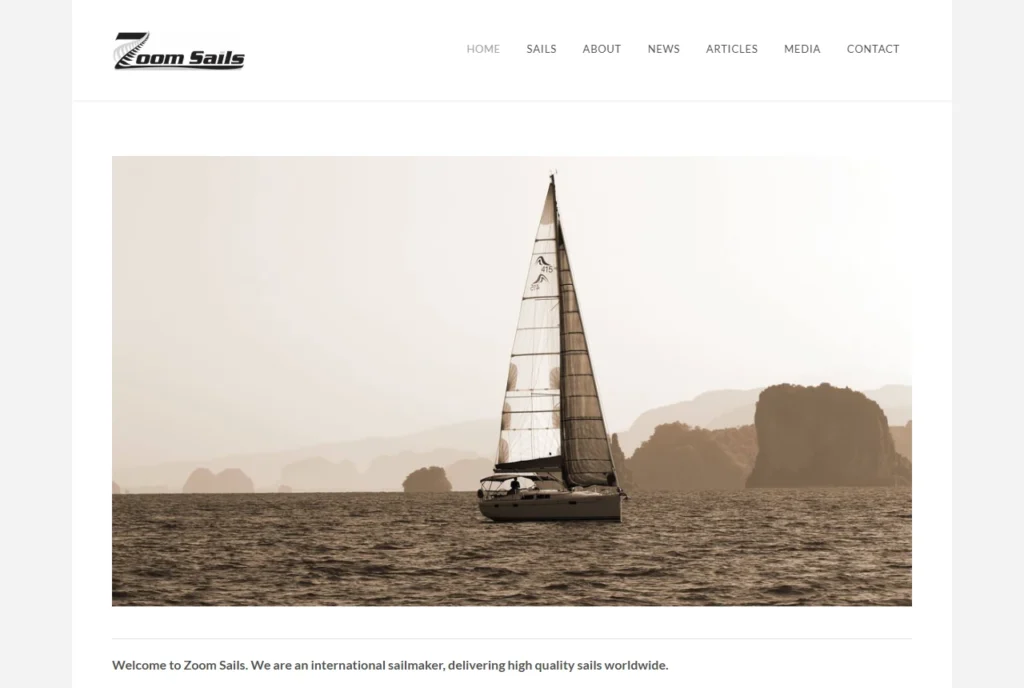 Zoom Sails homepage on Weebly: logo, horizontal menu and a full-width photo slider